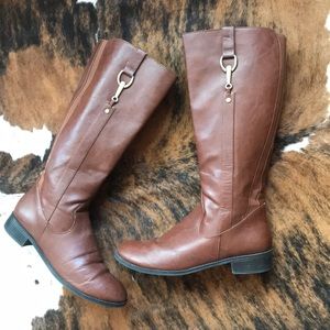 Tall riding boots